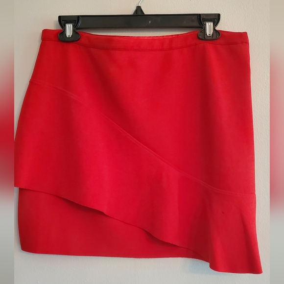 Topshop Dresses & Skirts - TOP SHOP - SIZE 10 - FRONT RUFFLE MINI SKIRT - SIDE ZIPPER